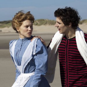 Diary of a Chambermaid: Léa Seydoux con Vincent Lacoste in una scena del film drammatico