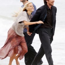 Knight of Cups: Christian Bale, Isabel Lucas e Wes Bentley in una foto dal set