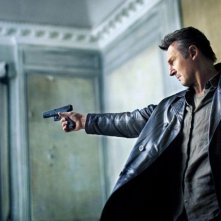 Taken 3 - L'ora della verità: Liam Neeson in una scena d'azione del film
