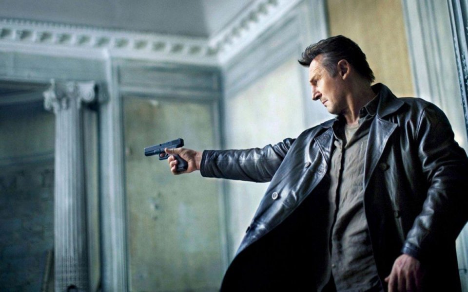 Taken 3 - L'ora della verità: Liam Neeson in una scena d'azione del film