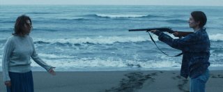 Vergine giurata: Alba Rohrwacher minaccia Flonja Kodheli in una drammatica scena del film