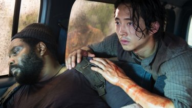 The Walking Dead: Glen COleman e Steven Yeun nell'episodio Non è finita