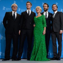 Woman in Gold: Helen Mirren con Ryan Reynolds, Max Irons, Daniel Bruhl e il regista Simon Curtis