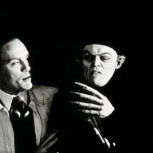 L'ombra del vampiro: una scena con John Malkovich e Willem Dafoe