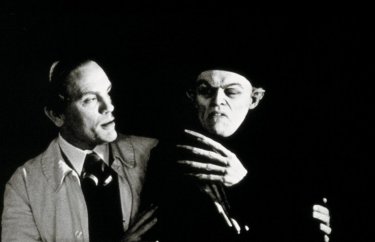 L'ombra del vampiro: una scena con John Malkovich e Willem Dafoe