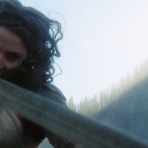 Il settimo figlio: Antje Traue in una scena del film