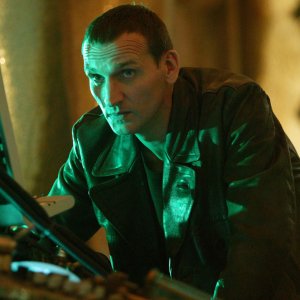 Doctor Who: Christopher Eccleston in una scena nei panni del Nono Dottore