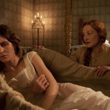 Maraviglioso Boccaccio: Vittoria Puccini giace nel letto