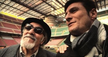 Javier Zanetti: Capitano da Buenos Aires, Albino Guaron con Javier Zanetti in una scena del documentario