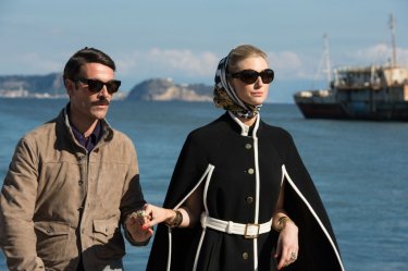 Operazione U.N.C.L.E.: Elizabeth Debicki insieme a Luca Calvani in una scena