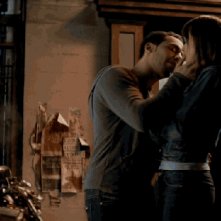 Cinquanta sfumature di grigio: Victor Rasuk tenta di baciare Dakota Johnson