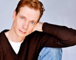 Arrow: Doug Jones apparirà con il ruolo di Deathbolt