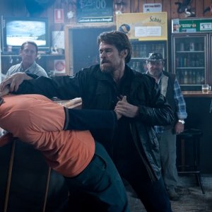 Willem Dafoe in una scena di The Hunter