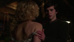 Teaser 'Normal' - Bates Motel