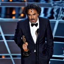 Alejandro Gonzalez Inarritu riceve l'Oscar per la regia di Birdman nel 2015