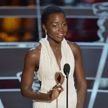 Lupita Nyong'o sul palco degli Oscar 2015 