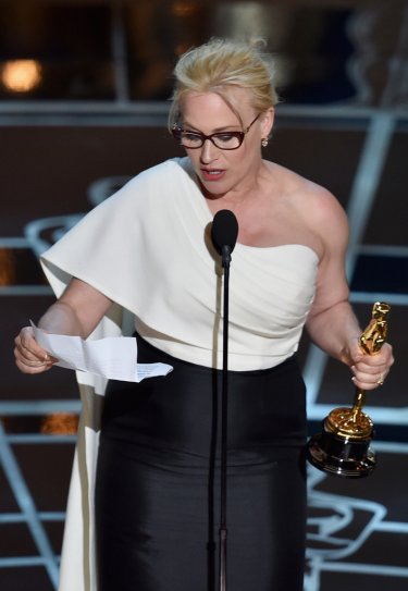 Patricia Arquette agli Oscar 2015 premiata per Boyhood