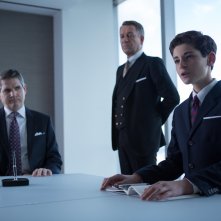Gotham: Sean Pertwee e David Mazouz nella puntata The Blind Fortune Teller