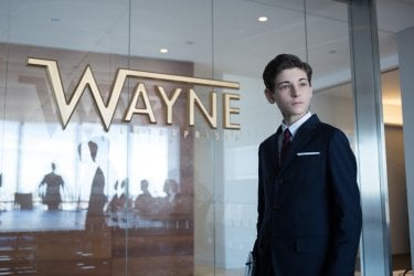 Gotham: David Mazouz in una scena dell'episodio The Blind Fortune Teller