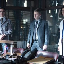 Gotham: Cory Michael Smith, Ben McKenzie e Morena Baccarin in The Blind Fortune Teller