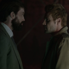 Constantine: Matt Ryan e Emmett J. Scanlan in una scena dell'episodio Waiting for the Man