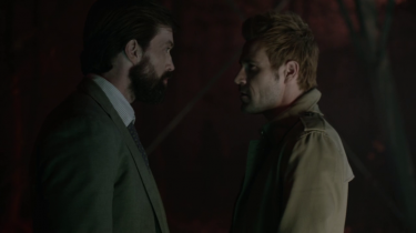 Constantine: Matt Ryan e Emmett J. Scanlan in una scena dell'episodio Waiting for the Man