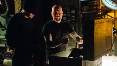 Daredevil: Charlie Cox e Vincent D'Onofrio in una scena della serie