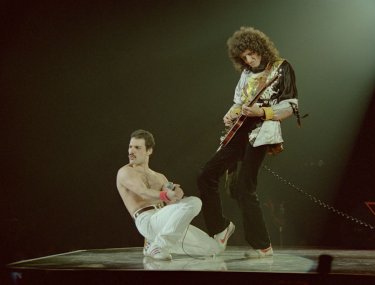 Queen Rock Montreal: Brian May con Freddie Mercury sul palco del celebre concerto dei Queen del 1981