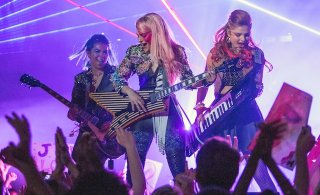 Jem and the Holograms: la prima immagine delle protagoniste sul palco