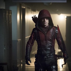 Arrow: l'attore Colton Haynes interpreta Arsenal nella puntata Uprising