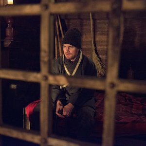 Arrow: Oliver Queen (Stephen Amell) nella puntata intitolata Uprising