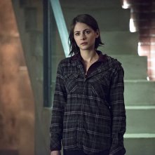 Arrow: l'attrice Willa Holland interpreta Thea nell'episodio Canaries