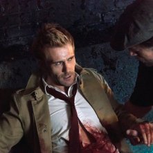 Constantine: Matt Ryan e Charles Halford nella puntata Angels and Ministers of Grace