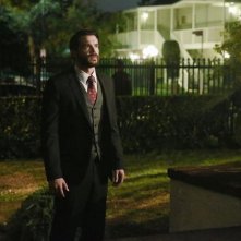 How To Get Away With Murder: l'attore Charlie Weber in una scena dell'episodio She's a Murderer