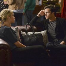 Pretty Little Liars: Ashley Benson e Ian Harding in un'immagine di Out Damned Spot
