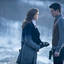 The Flash: Danielle Panabaker e Robbie Amell nell'episodio The Nuclear Man