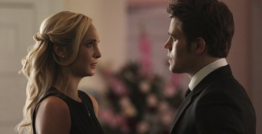 The Vampire Diaries: Candice Accola e Paul Wesley interpretano Caroline e Stefan in Let Her Go