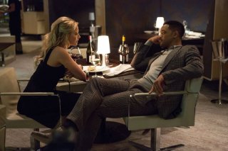 Focus - Niente è come sembra: Will Smith con Margot Robbie in una scena