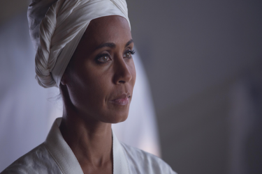 Gotham: Jada Pinkett Smith in una scena dell'episodio intitolato Red Hood