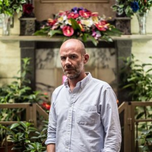 Ma che bella sorpresa: il regista Alessandro Genovesi in una foto promozionale