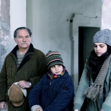 Cloro: Sara Serraiocco con Anatol Sassi e Giorgio Colangeli in una scena del film