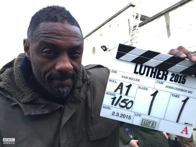 Luther: Idris Elba sul set della quarta ministagione