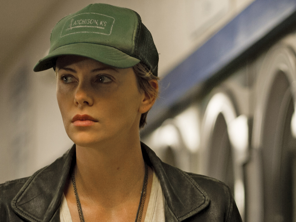 Charlize Theron in una scena di Dark Places