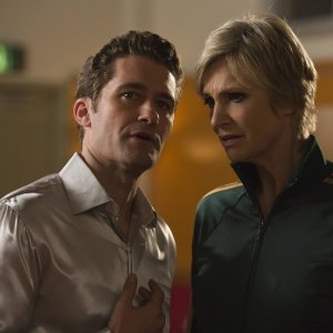 Glee: una scena con protagonisti Will (Matthew Morrison) e Sue (Jane Lynch) tratta dall'episodio Child Star
