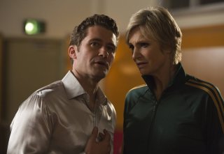 Glee: una scena con protagonisti Will (Matthew Morrison) e Sue (Jane Lynch) tratta dall'episodio Child Star