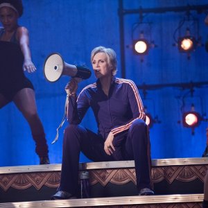 Glee: una scena con protagonista Jane Lynch in The Rise and Fall of Sue Sylvester