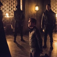 Arrow: Matt Nable, John Barrowman e Karl Yune in Nanda Parbat