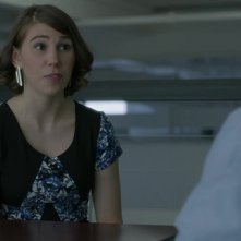 Girls: l'attrice Zosia Mamet interpreta una scena della puntata Close Up