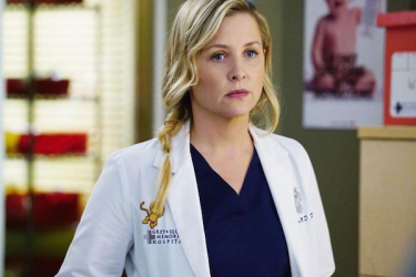 Grey's Anatomy: Jessica Capshaw interpreta Arizona Robbins nell'episodio Staring at the End
