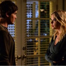 Pretty Little Liars: Tyler Blackburn e Ashley Benson nell'episodio To Plea or Not to Plea